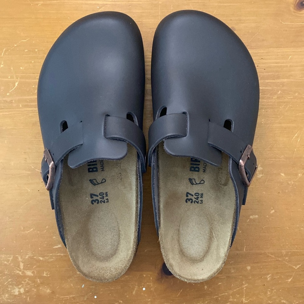 Hard to find Dark Brown Amalfi leather Birkenstock Boston 37 Wide - worn once!